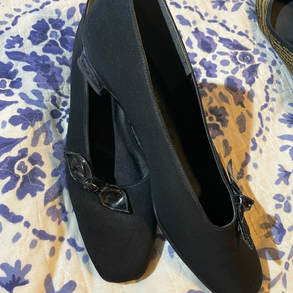 Elegant Black Women's Shoes with Bow Detail 12M